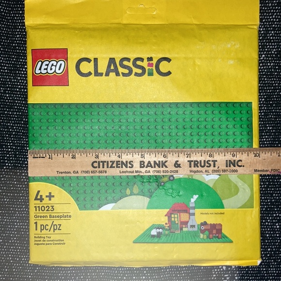 🏣🧩 LEGO Classic Green Baseplate New and In Wrapping Green Model 11023 🧩🏢 - Picture 5 of 6